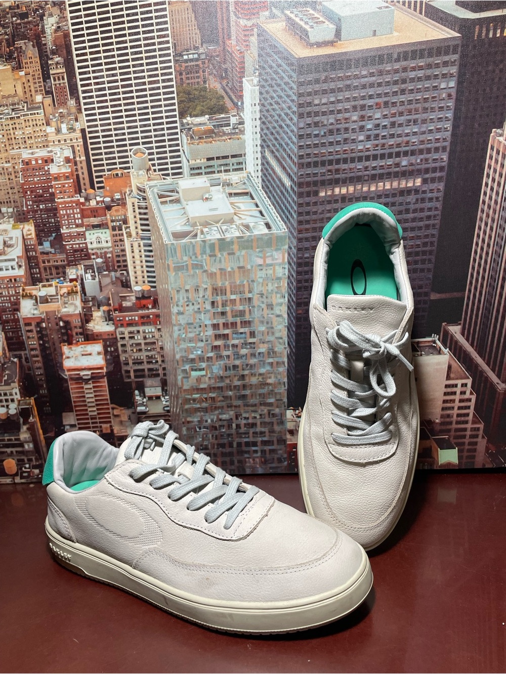 Oakley Atom Premium White Low
Top Sneaker Men's Sz 10 / F0F100148-100